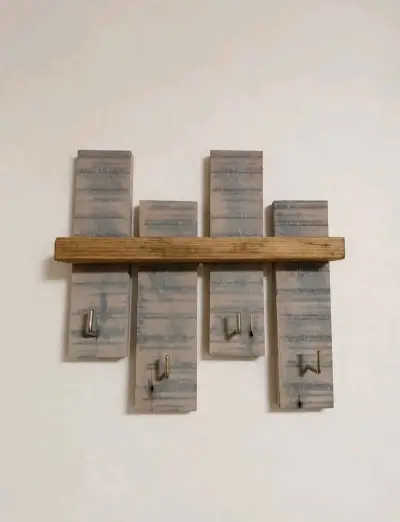 Estante decorativo con ganchos para llaves - miniatura 2