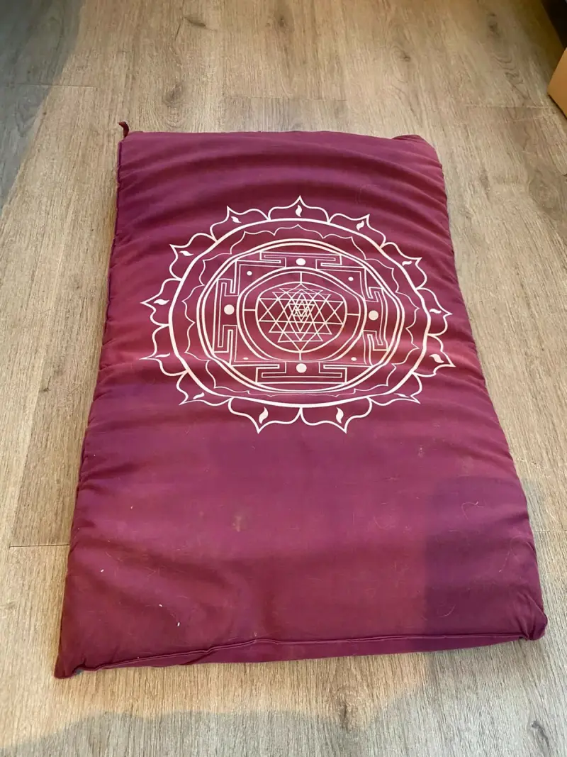 Cojín de yoga Mi Yantra color morado - 5