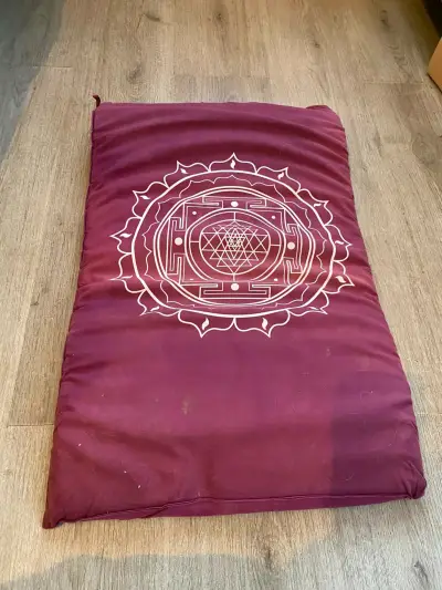 Cojín de yoga Mi Yantra color morado - miniatura 5