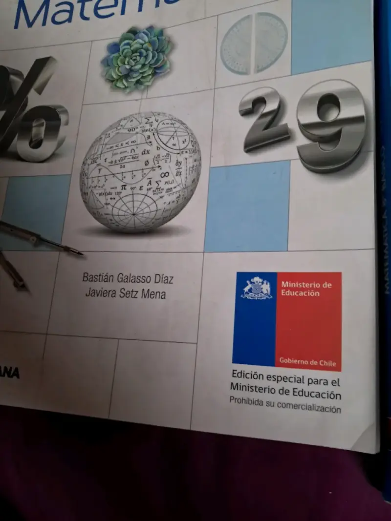 Libros escolares de matemáticas y inglés 8° básico - 3