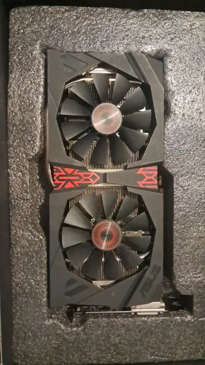 Tarjeta gráfica ASUS Strix Radeon R9 380 - miniatura 2