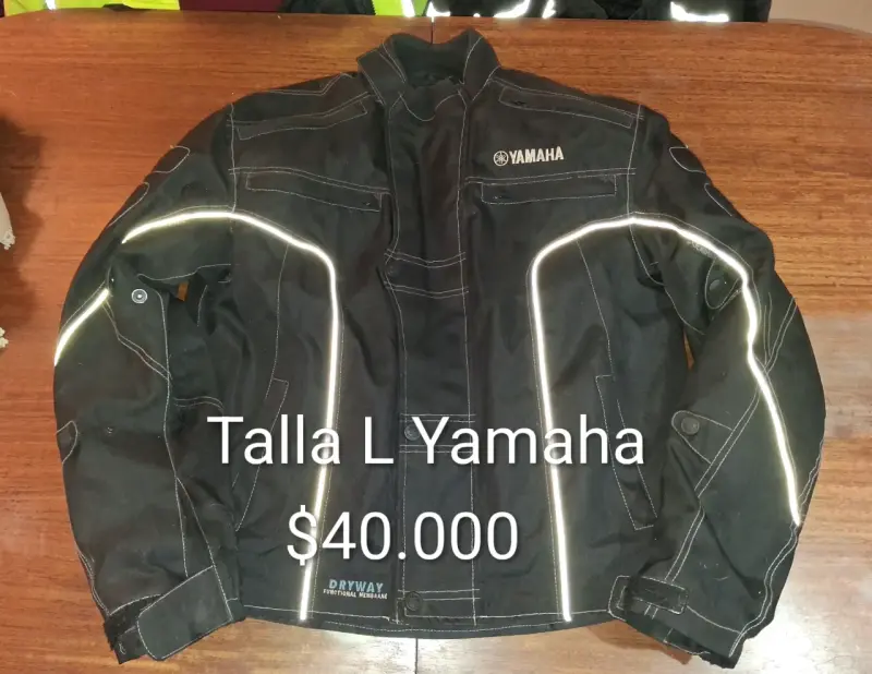 Chaqueta Yamaha negra talla L para moto