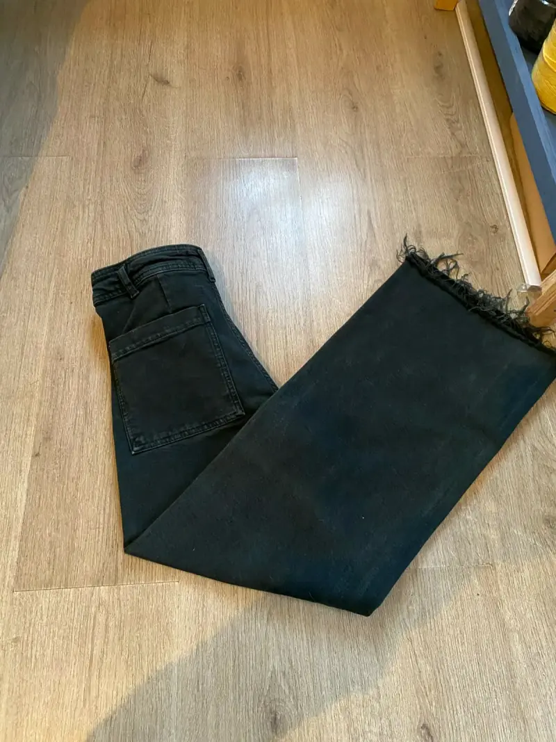 Jeans negros tiro alto Zara - 2