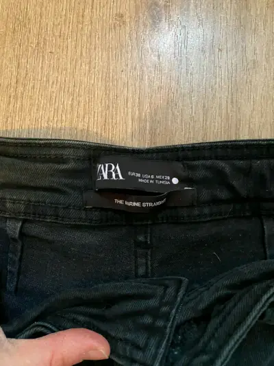 Jeans  negros tiro alto Zara - miniatura 3