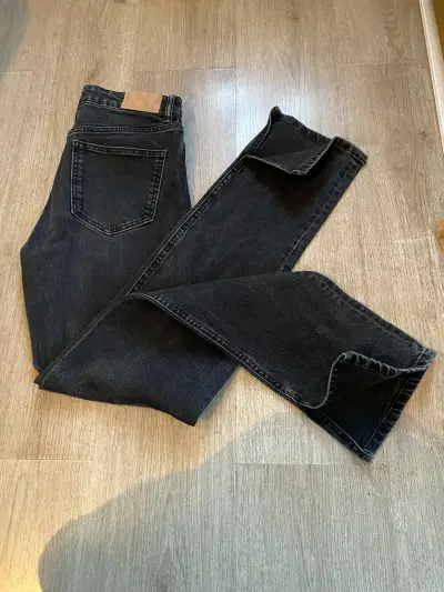 Jeans negros Zara de tiro alto - miniatura 3