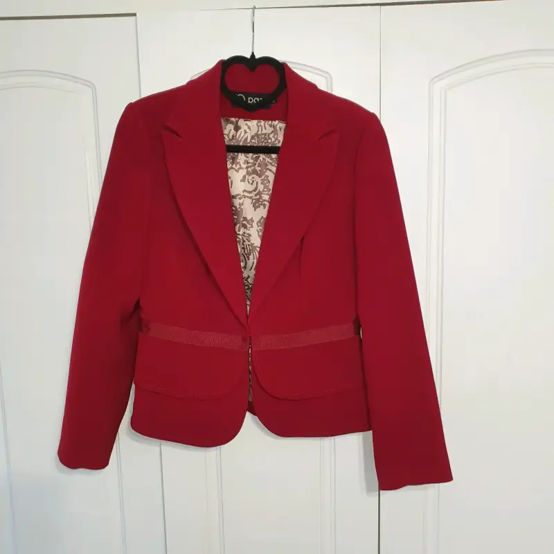 Blazer rojo elegante para mujer - 2