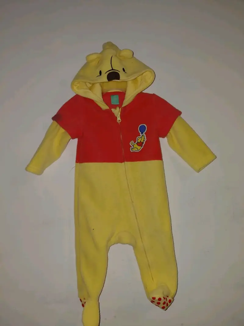 Enterito de bebé con diseño de oso Winnie Pooh