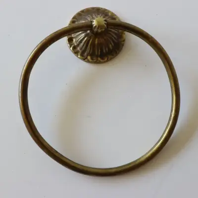Aro toallero de bronce vintage - miniatura 1