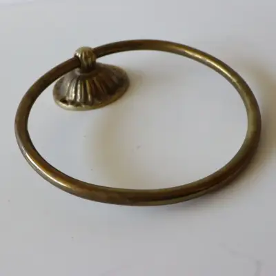 Aro toallero de bronce vintage - miniatura 2