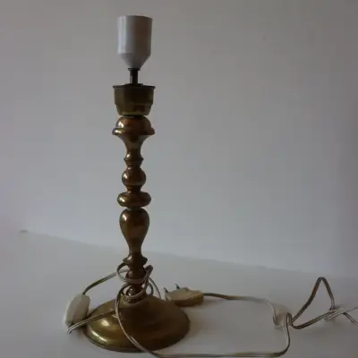 Lámpara de mesa vintage de bronce - miniatura 1