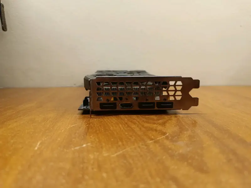 Tarjeta gráfica Gigabyte GeForce GTX 1660 - 3