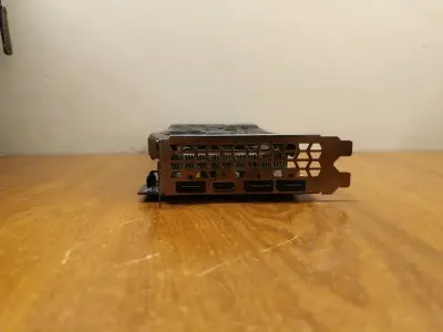 Tarjeta gráfica Gigabyte GeForce GTX 1660 - miniatura 3