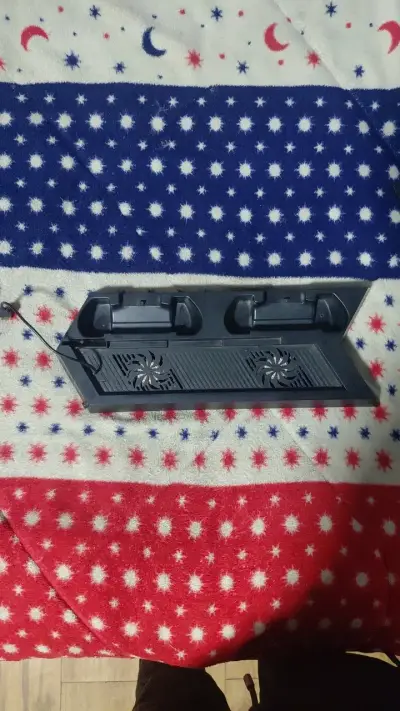 Base de carga con ventilador para consola - miniatura 1