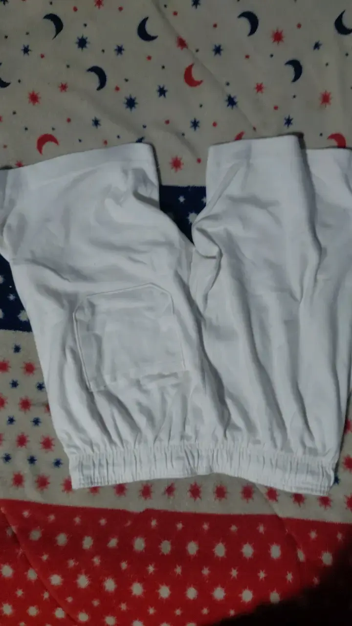 Shorts blancos Off-White con diseño gráfico - 3