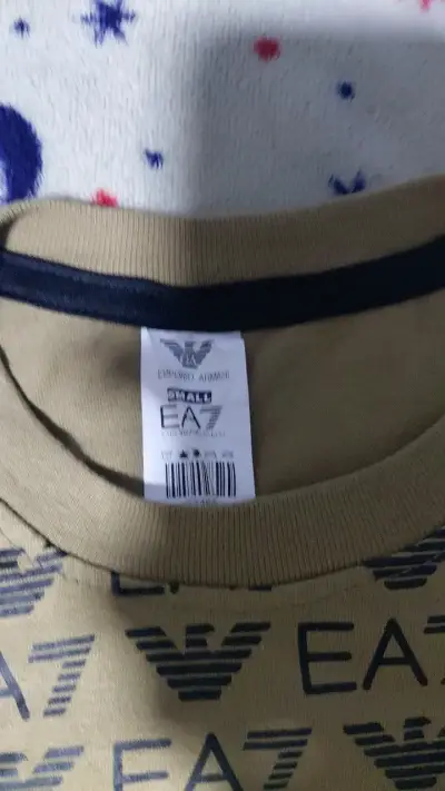 Polera EA7 beige con estampado repetido - miniatura 2