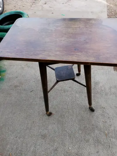 Mesa de madera vintage con ruedas - miniatura 1