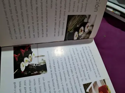 Libro de recetas de sushi con tapa dura dura - miniatura 1