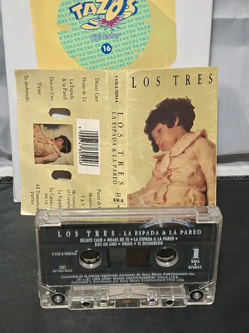 Cassette de Los Tres - Álbum La Espada en la Pared - 2