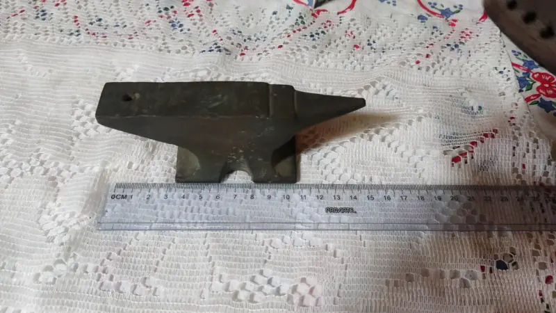 Mini yunque de hierro antiguo 14 cm - 2
