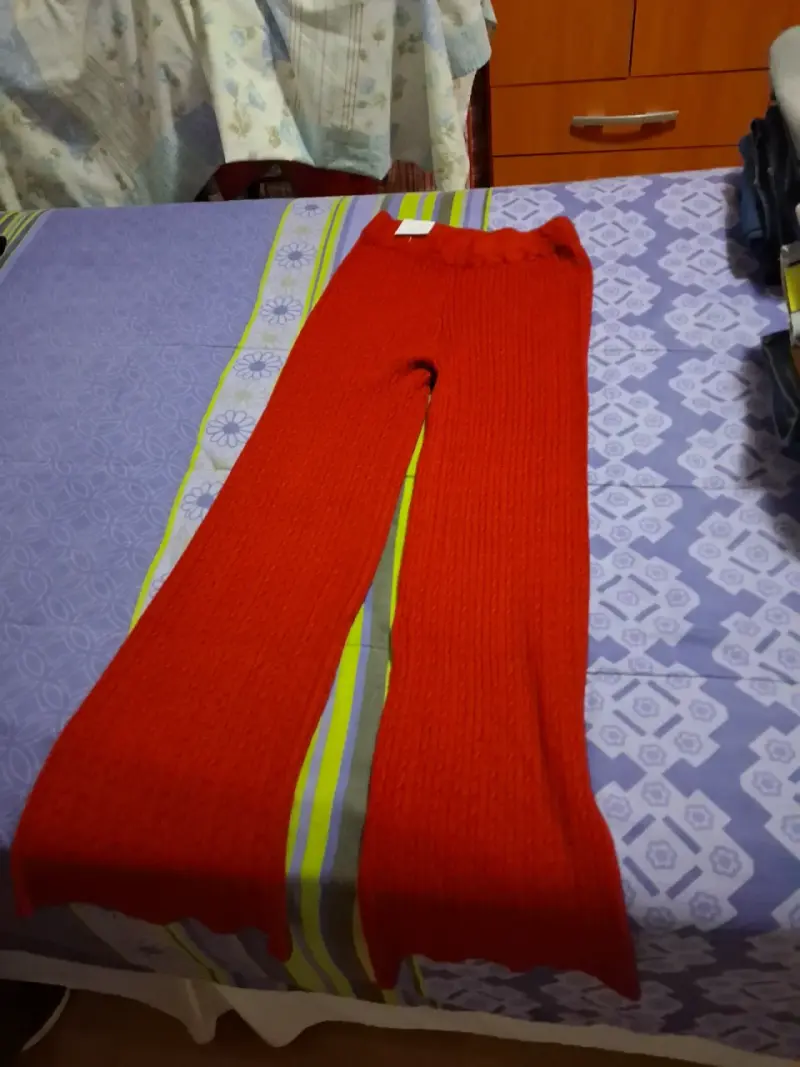 Pantalones de punto negro y rojo para mujer - 2