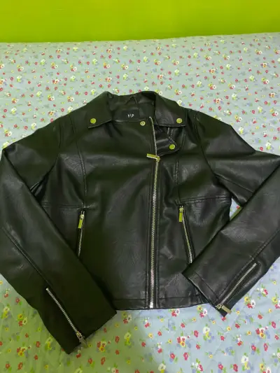 Chaqueta de cuero negra - miniatura 1