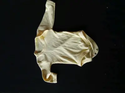 Ropita de bebe - miniatura 1