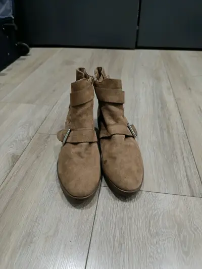 Botines de gamuza marrón con hebillas - miniatura 2