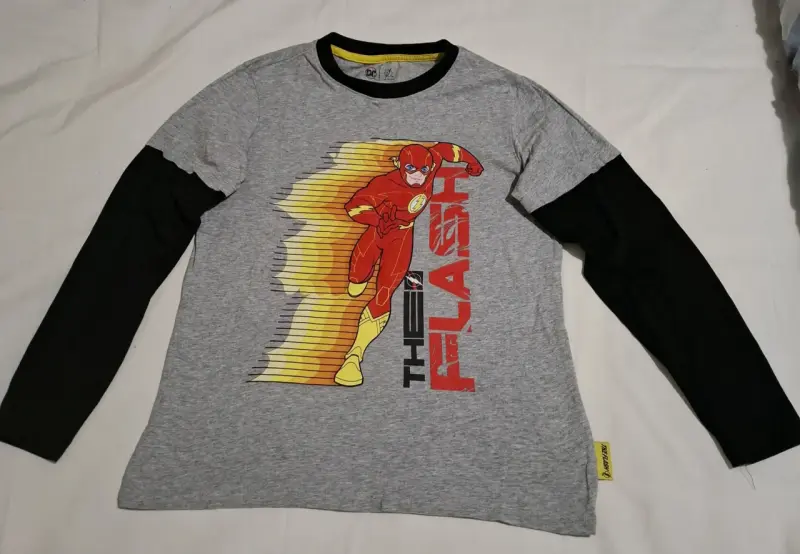 Polera manga larga The Flash gris y negra - 1