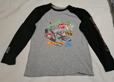 Polera Looney Tunes manga larga gris y negra - miniatura 1
