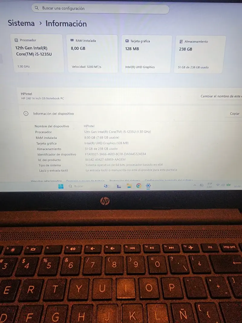 Laptop HP con pantalla de 14 pulgadas - 3