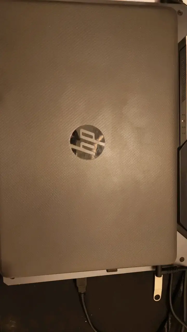Laptop HP con pantalla de 14 pulgadas - 5