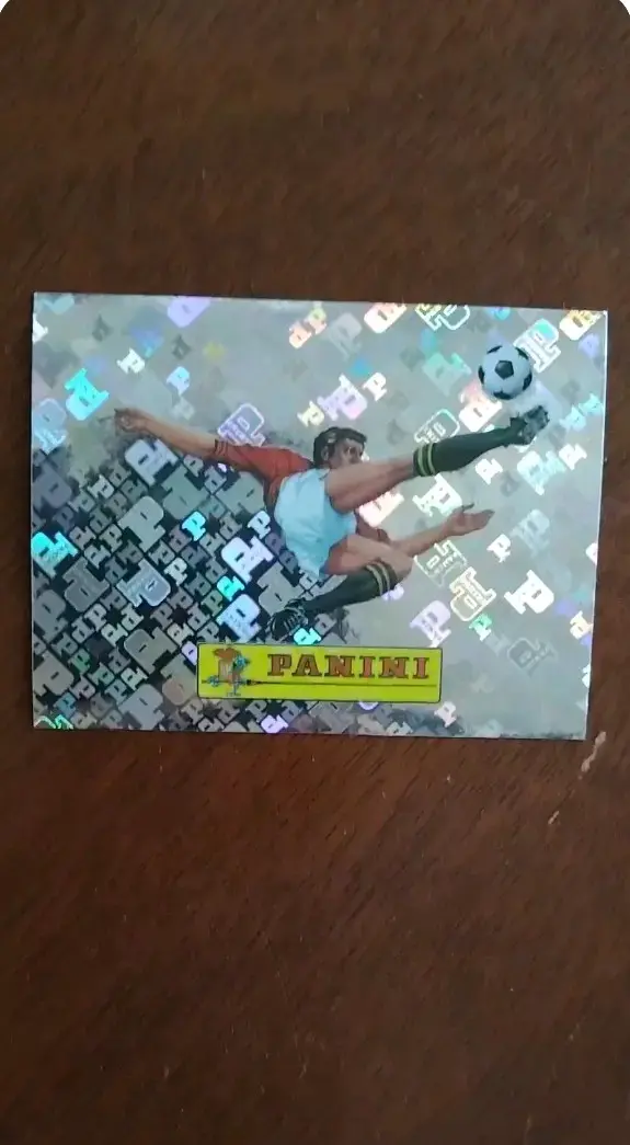 Tarjeta coleccionable Panini holográfica de fútbol - 1