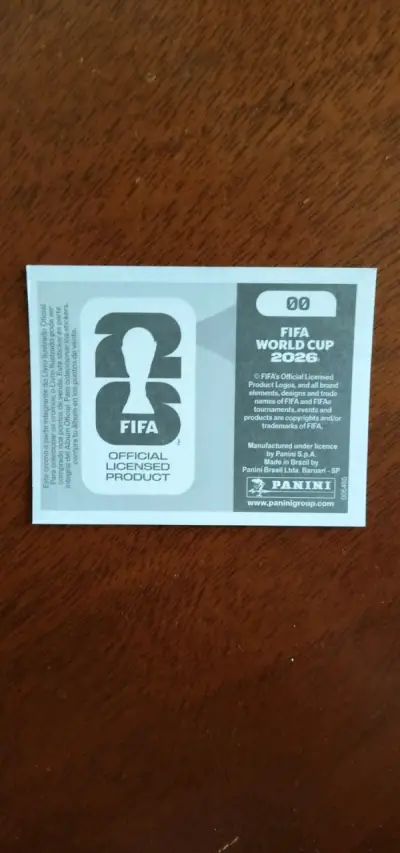 Tarjeta coleccionable Panini holográfica de fútbol - miniatura 2