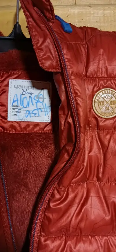 Chaqueta acolchada roja para niños - miniatura 3