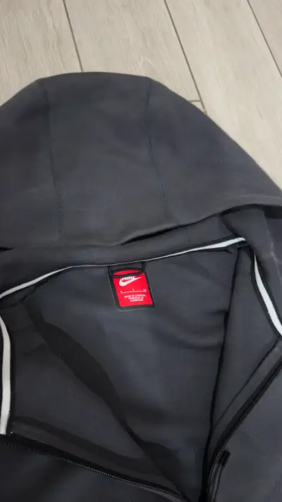 Polerón Nike Tech Original(precio negociable✅) - miniatura 3