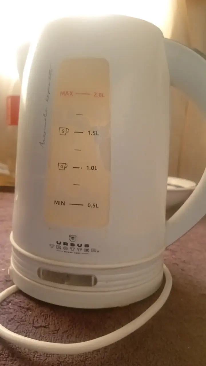 Hervidor eléctrico Ursus Trotter 2L blanco