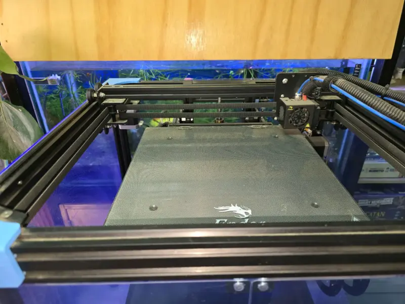 Impresora 3D con carcasa protectora - 4