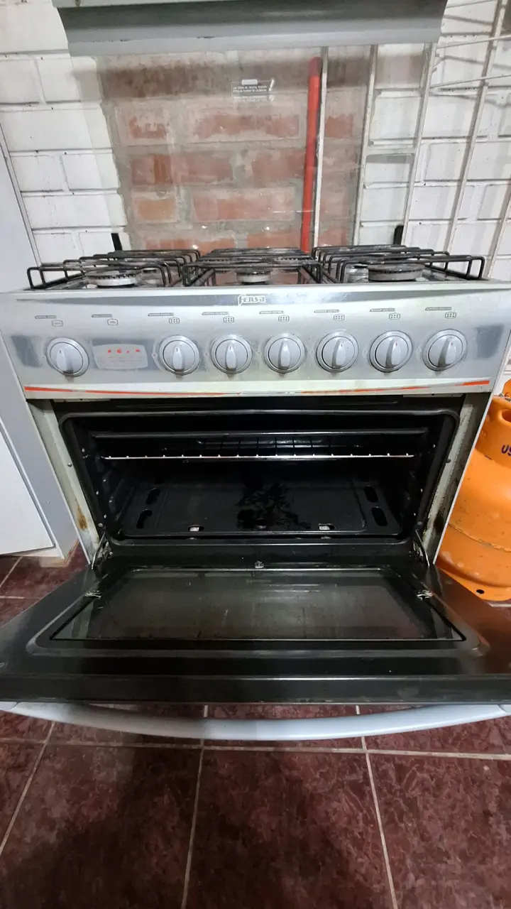 Cocina a gas Fensa con horno integrado - 2