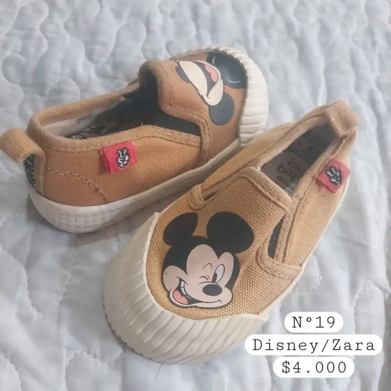Zapatillas Disney para bebé con diseño de Mickey