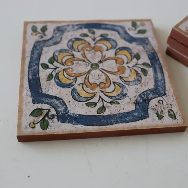 Azulejo decorativo de cerámica pintado a mano