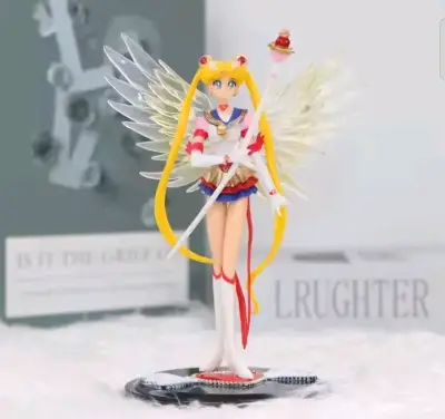 Figura coleccionable de Sailor Moon con alas - miniatura 1