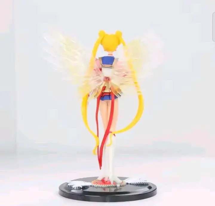 Figura coleccionable de Sailor Moon con alas - 2