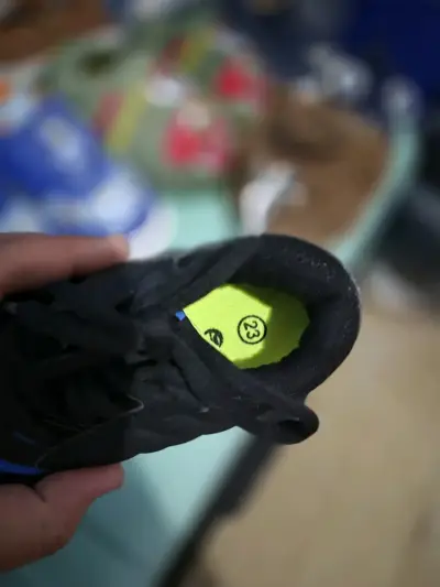 Zapatillas deportivas niño talla 23 azul y negro - miniatura 2
