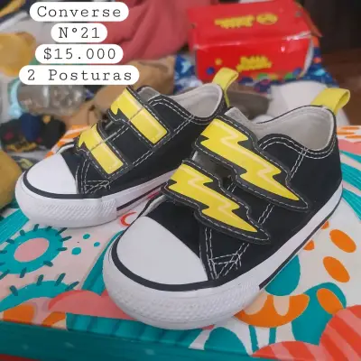 Zapatillas Converse niño con rayos talla 21 - miniatura 1