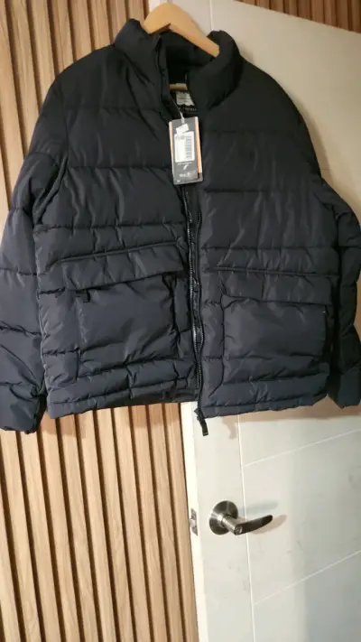 Chaqueta acolchada negra para mujer - miniatura 1