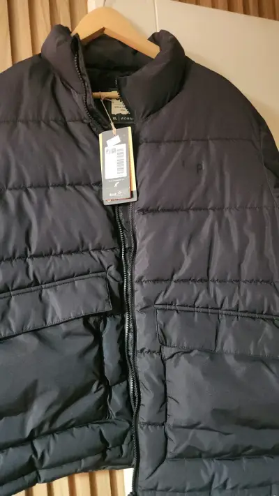 Chaqueta acolchada negra para mujer - miniatura 2