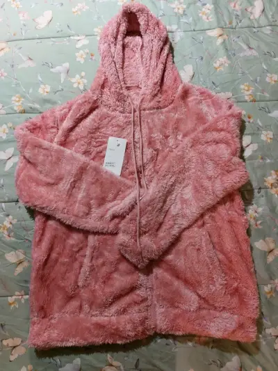 Chaqueta de felpa rosada con capucha - miniatura 1