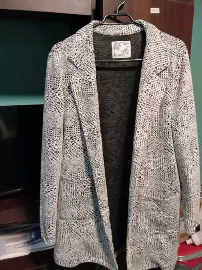 Chaqueta de lana sintética rosada con cierre - miniatura 3