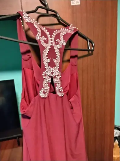 Blusa negra con cierre decorativo - miniatura 4