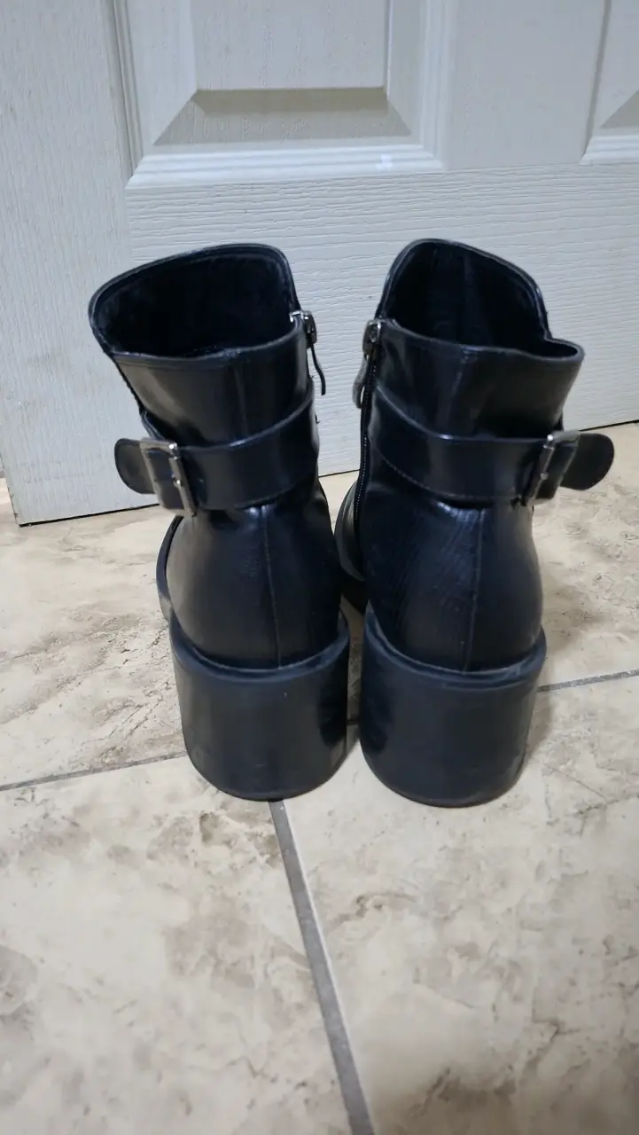Botines de cuero negro con cierre lateral - 2